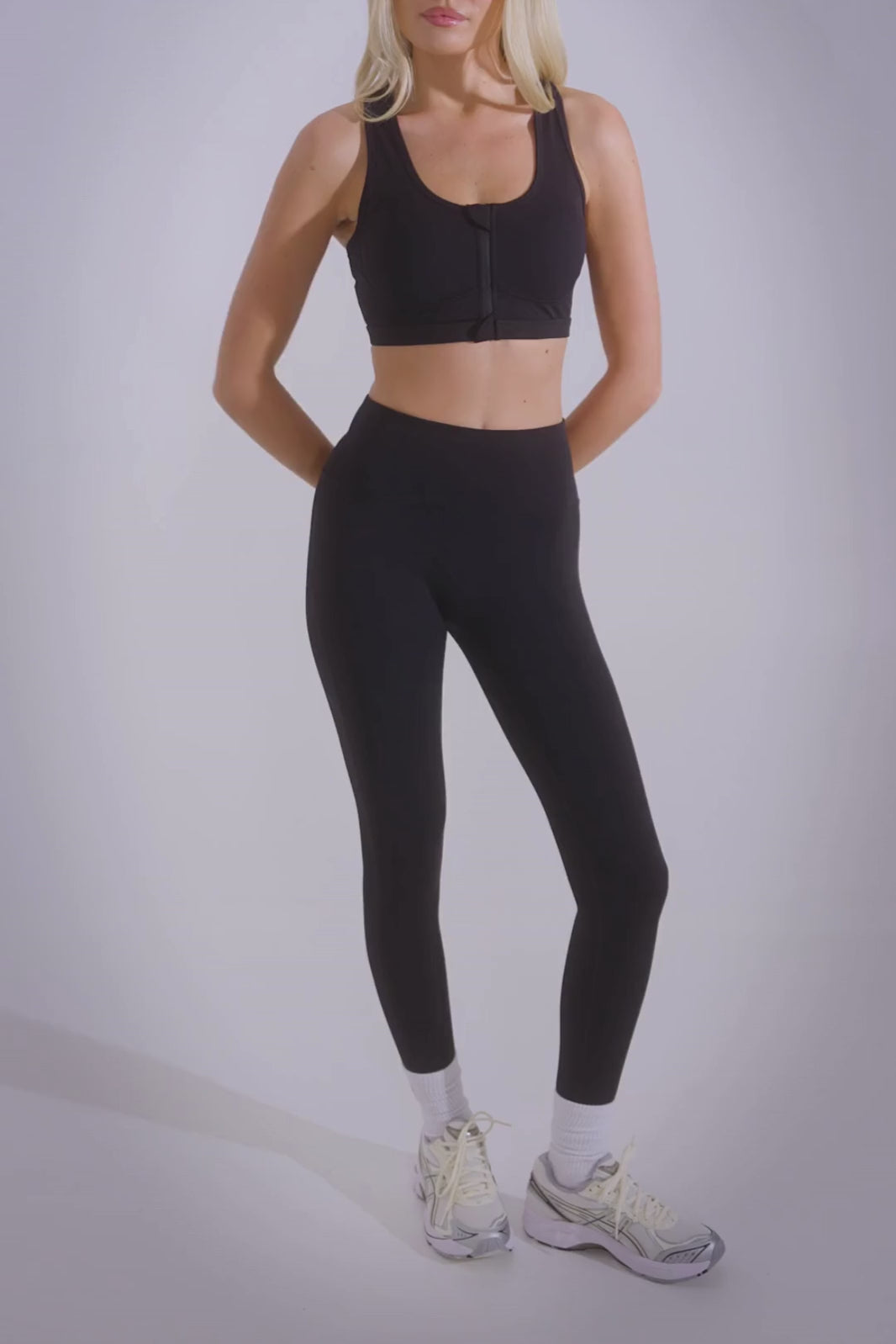 Day Flow Zip Up Sports Bra